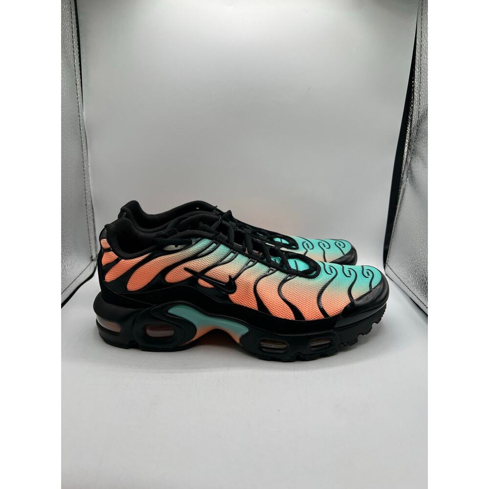 Nike Air Max Plus GS ‘Aurora Green Orange Pulse’ size 7Y - Picture 3 of 6